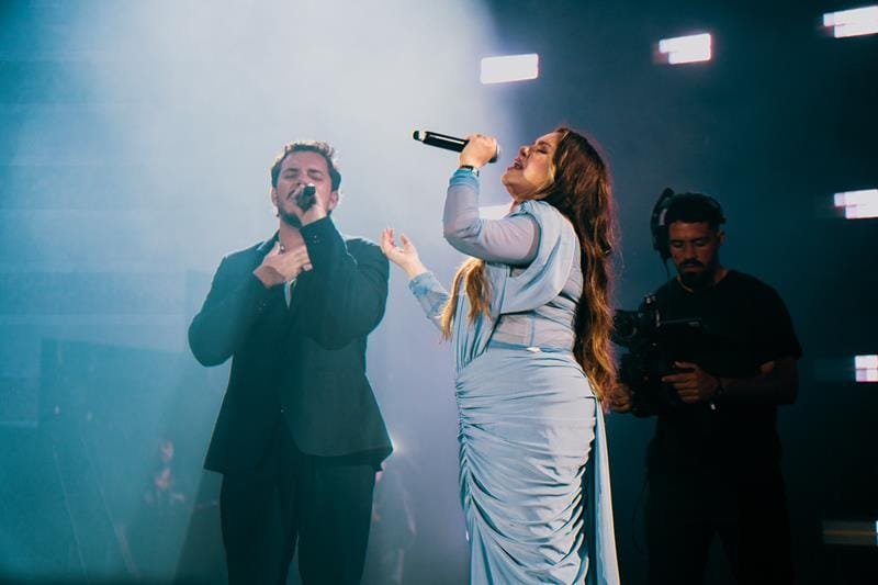 Sarah Farias e Rodrigo Cardoso interpretaram a canção “A Bênção”, em português e em hebraico