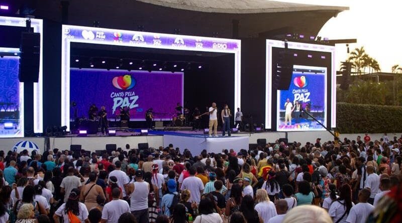 Multidão lotou o Parque Madureira na 3ª edição do Canto Pela Paz no Rio de Janeiro