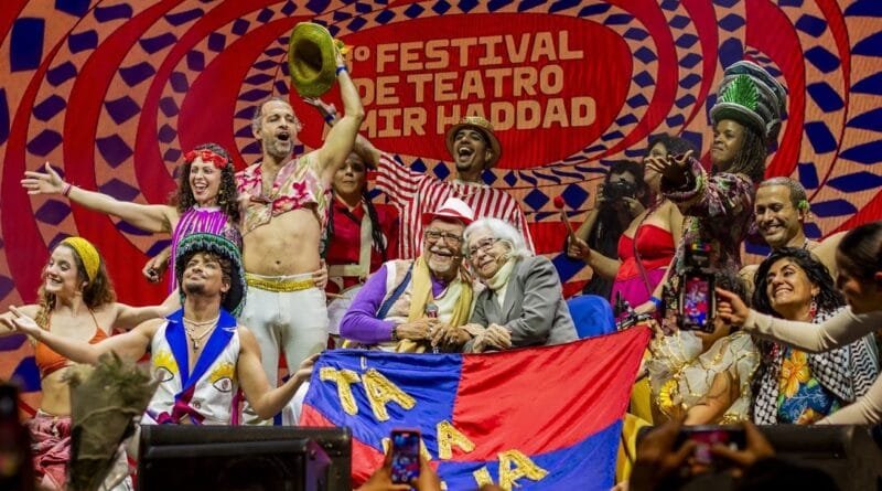 Abertura do Festival de Teatro Amir Haddad em 2025 - Amir Haddad, Fernanda Montenegro e Grupo Tá Na Rua