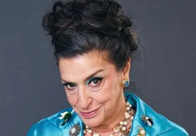 Devido ao imenso sucesso, “Dora”, com Grace Gianoukas, prorroga temporada no Teatro dos Quatro até 7 de setembro