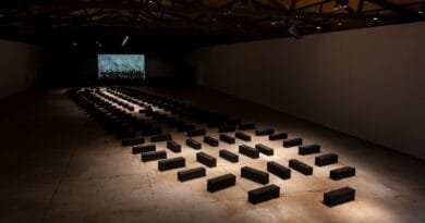 “O Barco” (2021), de Grada Kilomba. Vista de instalação no Instituto Inhotim.