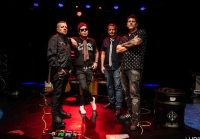 Polako lança “Autêntico & Visceral”, álbum que consolida 8 anos de carreira solo e a energia crua do indie rock