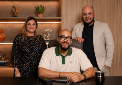 Ton Carfi, Vanessa Bicalho e Márcio Moreira. Foto: Divulgação.