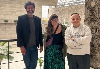 Gerson Fogaça, Sophia Pinheiro e Héctor Vargas-Salazar acompanham montagem da exposição “En la mirada del otro” na Cidade do México