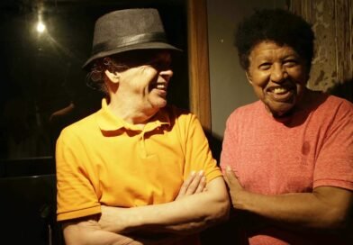 Gigantes da MPB, Robertinho Silva e Nivaldo Ornelas fazem show de lançamento do álbum “Aos Povos da Floresta” na Lapa