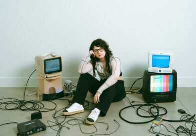 Madds Buckley lança o novo álbum ‘A Simple Binary and a Complex Phrase’