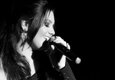 “Jazz dos Muertos” recebe Helena Beltrão Trio no La Esquina, na Lapa