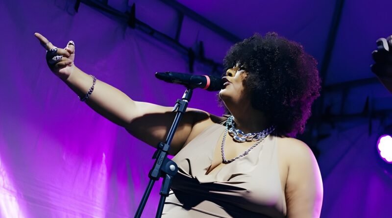 Jessicalen Conceição, poetisa e articuladora em movimentos sociais, em Abreu e Lima (PE), e uma das vencedoras do Prêmio Inspirar 2025